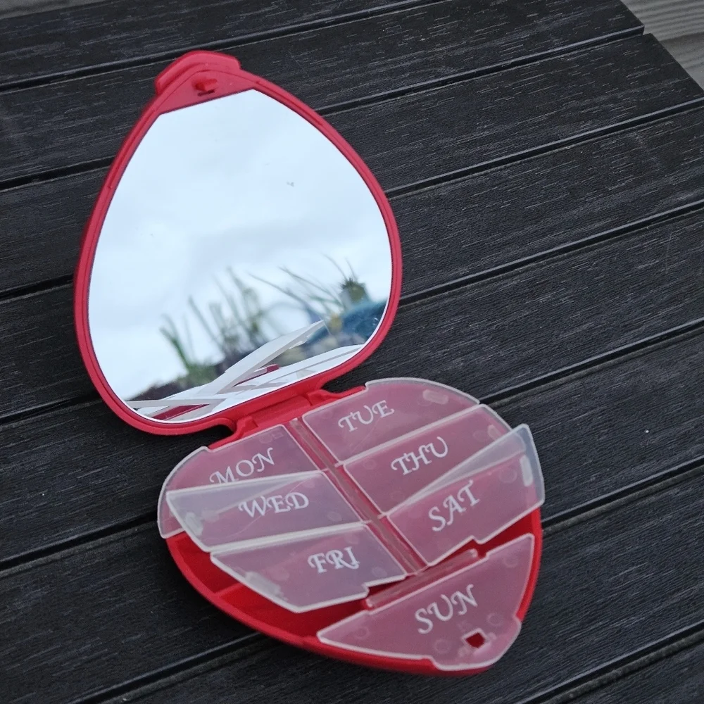 Rare AVON Heart-Shaped Red Plastic Weekly Pill Vitamin Organizer With Mirror VTG